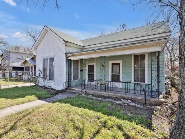 2705 E 2nd ST, Austin TX 78702