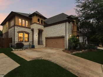 205 E Adelanta PL