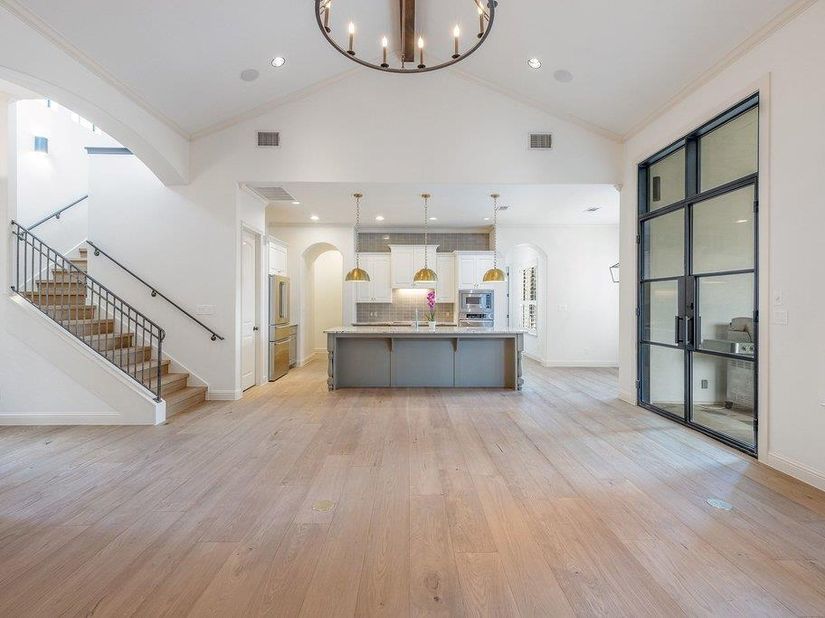 114 Golden Bear DR, Austin TX 78738