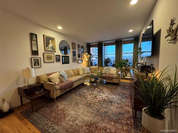 25 W Broadway 207, Long Beach NY 11561