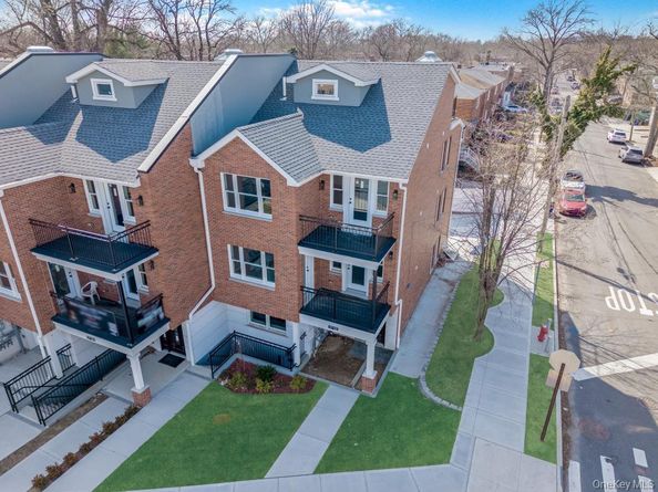 37-02 Francis Lewis Blvd, Bayside NY 11361