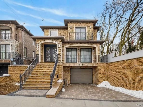 14-09 133RD Place, College Point NY 11356