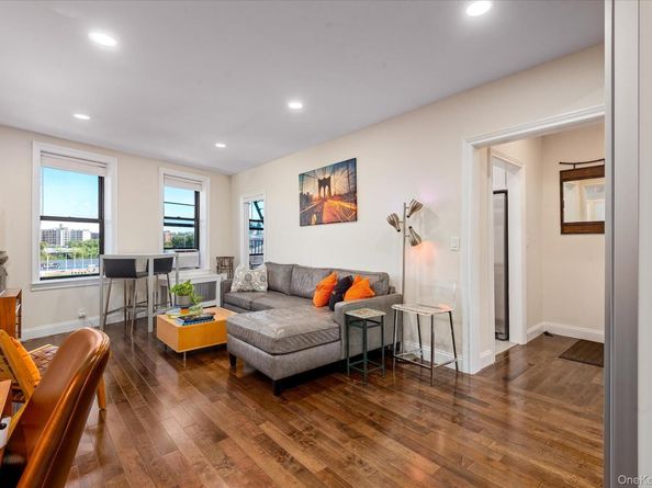 270 Seaman Avenue D3, New York (Manhattan) NY 10034