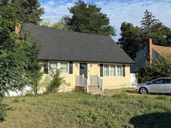 43 Lakewood Avenue, Lake Ronkonkoma NY 11779