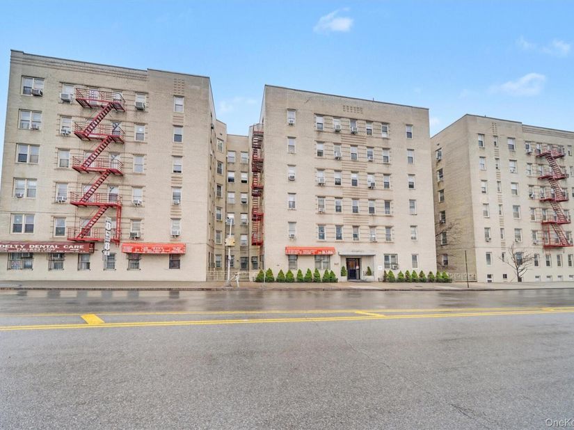 2190 boston Road 6B, Bronx NY 10462
