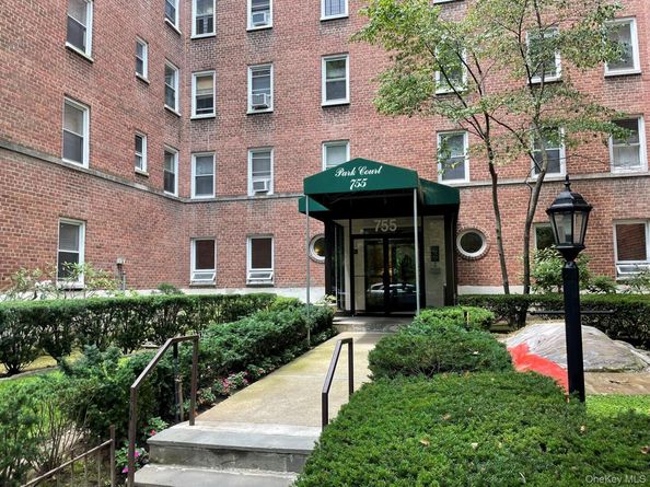 755 Bronx River Road 6C, Bronxville NY 10708