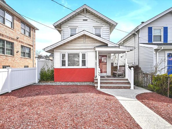 32-17 Murray Street, Flushing NY 11354