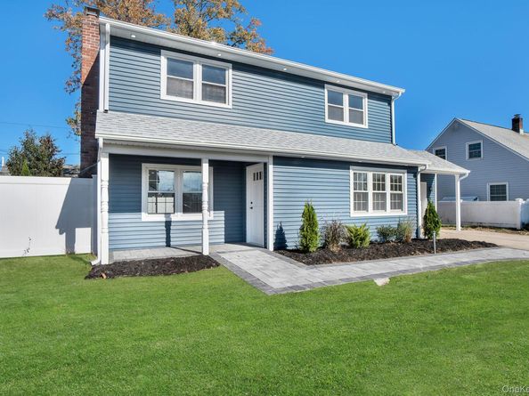 23 Chase Lane, Levittown NY 11756