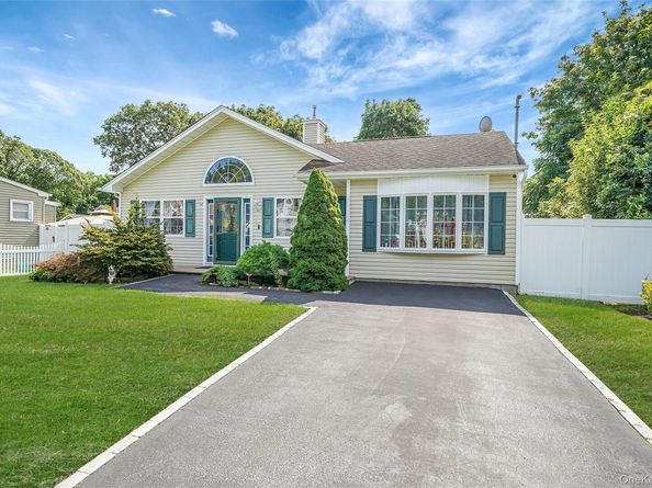 12 Edwin Street, Bay Shore NY 11706