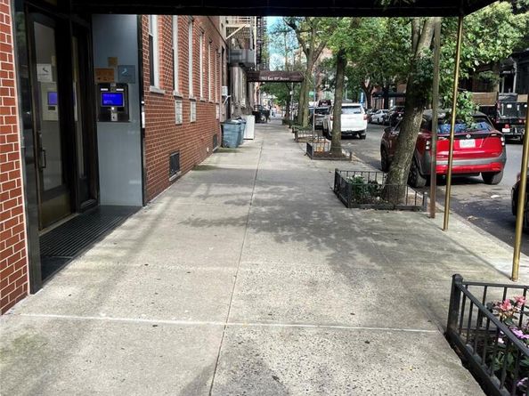 330 E 83 Street 2J, New York (Manhattan) NY 10028