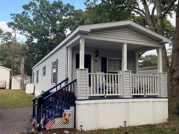 37 Hubbard Avenue 95, Riverhead NY 11901