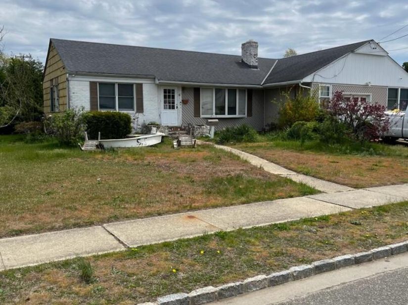 32 Nearwater Avenue, Massapequa NY 11758