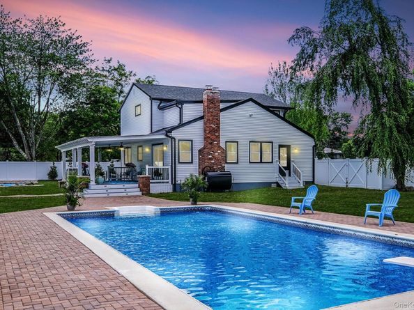 2 Polo Street, Dix Hills NY 11746