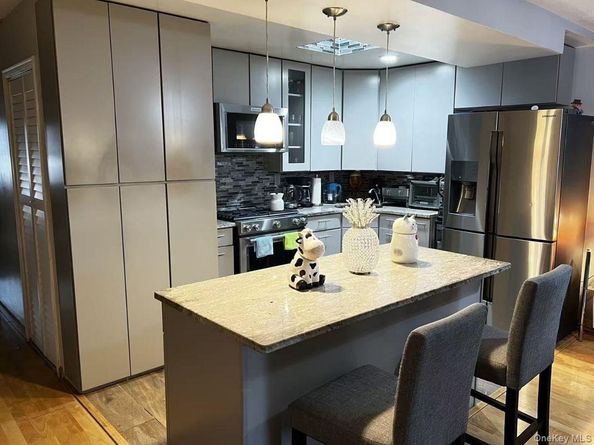 75-22 Parsons Boulevard D3, Fresh Meadows NY 11366