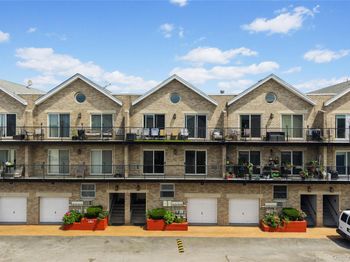 10 Pennyfield Ave Avenue