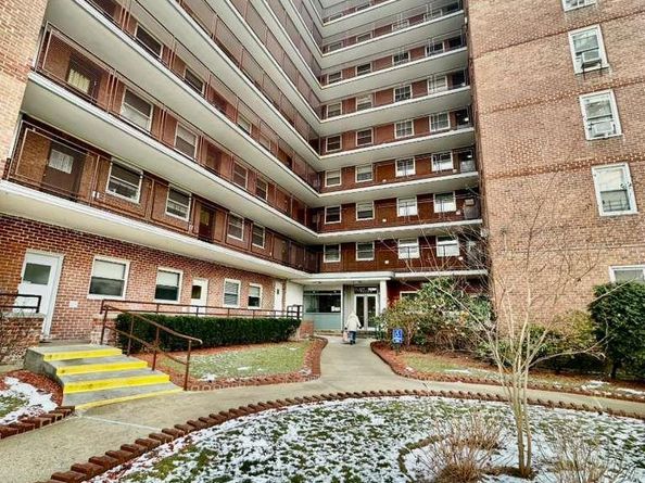 97-10 62 Drive 4J, Rego Park NY 11374