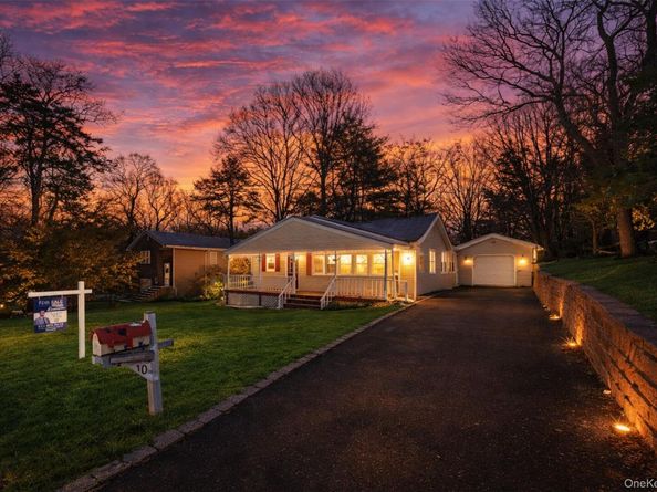 10 Pinedale Avenue, Farmingville NY 11738