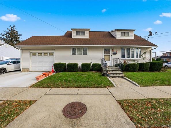 11 Crescent Street, Oyster Bay NY 11801