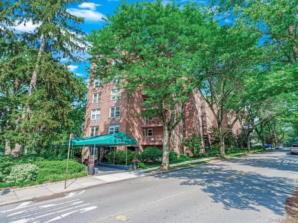 42-30 Douglaston Parkway 3L, Douglaston NY 11363