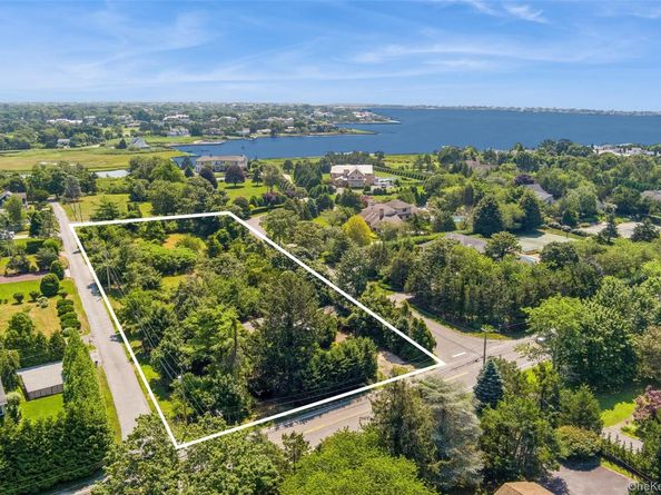 28 Apaucuck Point Road, Westhampton NY 11977