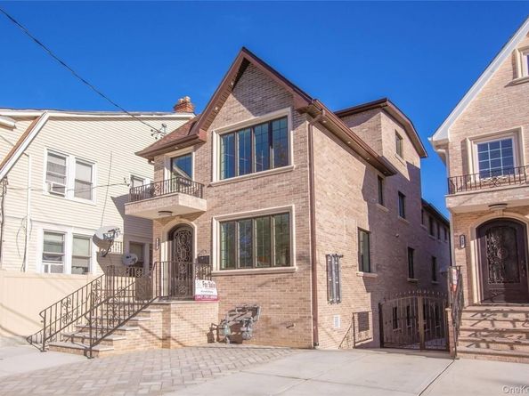 7-15 College Place, College Point NY 11356