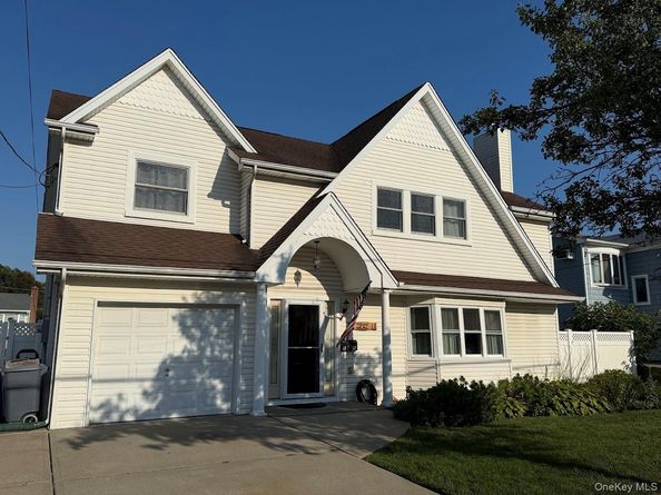 55 Lester Avenue, Freeport NY 11520