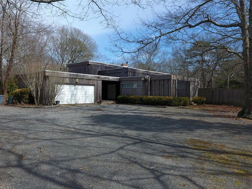 19 Fox Hollow Drive, East Quogue NY 11942