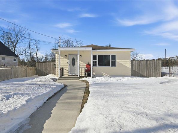 20 Wendy Lane, Brentwood NY 11717