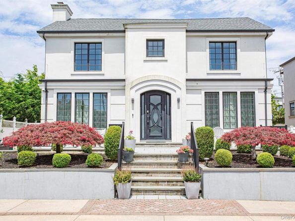 165 W Walnut Street, Long Beach NY 11561