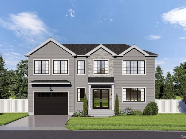 43 W Cabot Lane, Westbury NY 11590