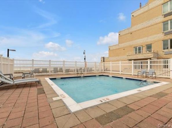 440 W Broadway 3A, Long Beach NY 11561