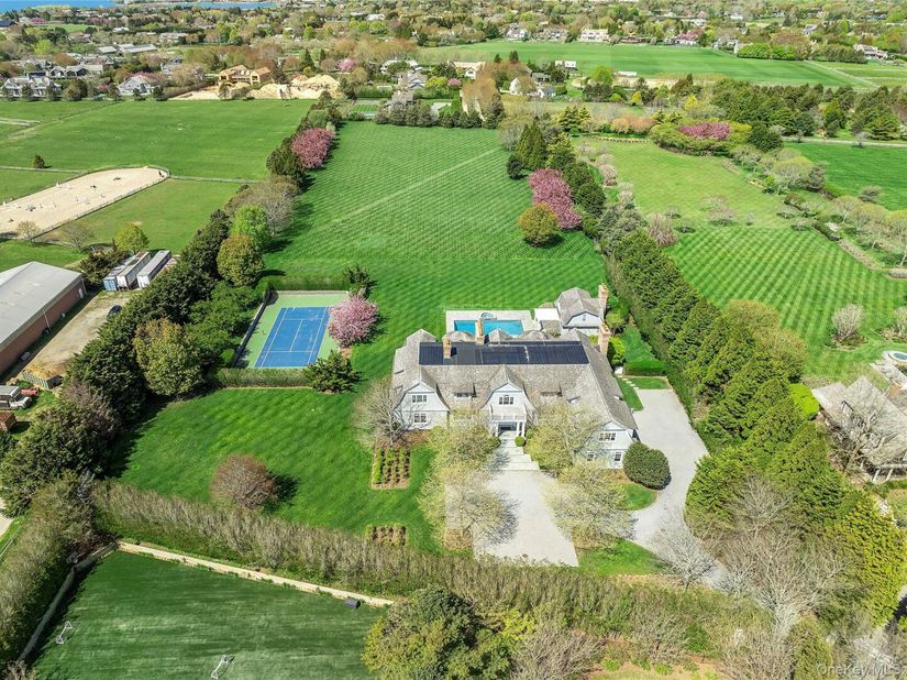 672 Halsey Lane, Water Mill NY 11932