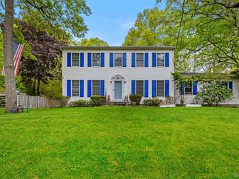 62 W Bartlett Road