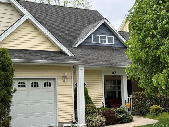 47 Stoneleigh Drive, Riverhead NY 11901