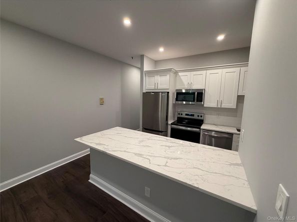 100 Clarewood Drive 2K, Hastings-on-Hudson NY 10706