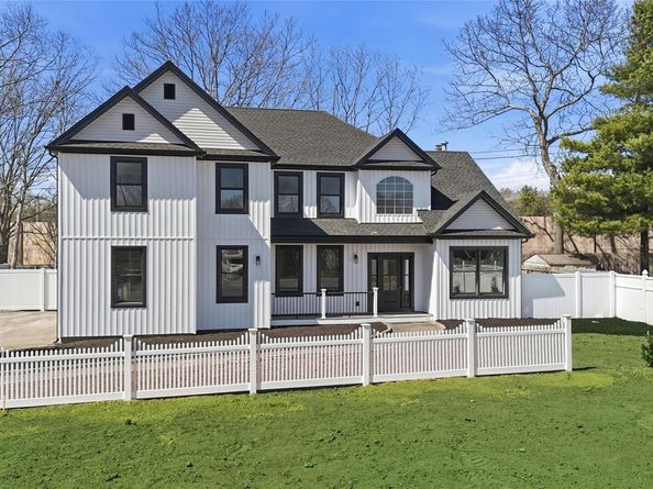 112 S Hillside Avenue, Nesconset NY 11767