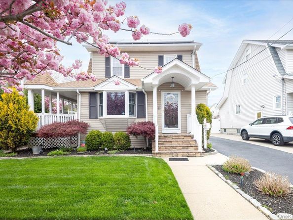 210 Frederick Avenue, Bellmore NY 11710