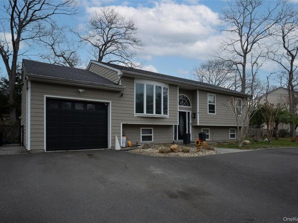 131 Clinton Avenue, Mastic NY 11950