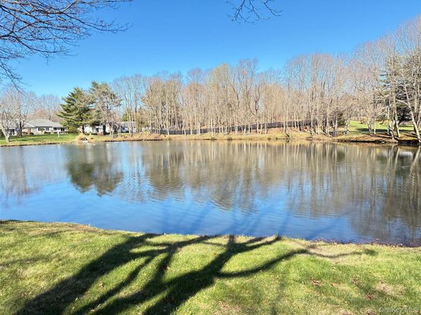 707 Bentley Court, Saint James NY 11780