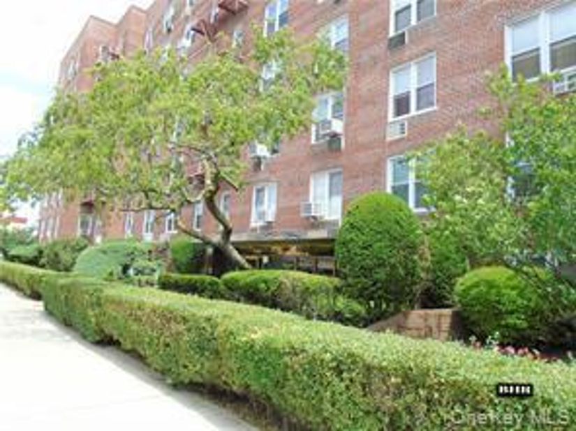 2265 Gerritsen Avenue 1R, Brooklyn NY 11229