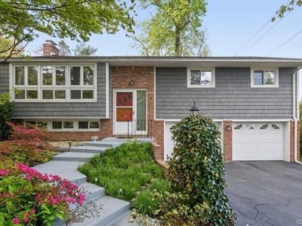 8 Glen Lane, Glenwood Landing NY 11547