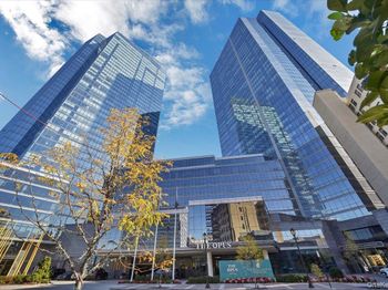 1 Renaissance Square