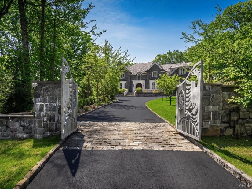 3 Vincent Lane, Armonk NY 10504