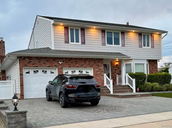 60 S Crescent Drive, Farmingdale NY 11735