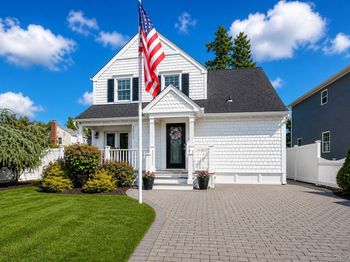 2517 Rockville Centre Parkway
