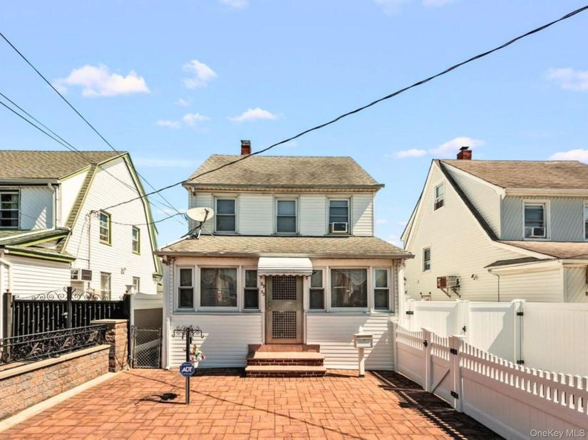 89-53 218th Place, Queens Village NY 11427