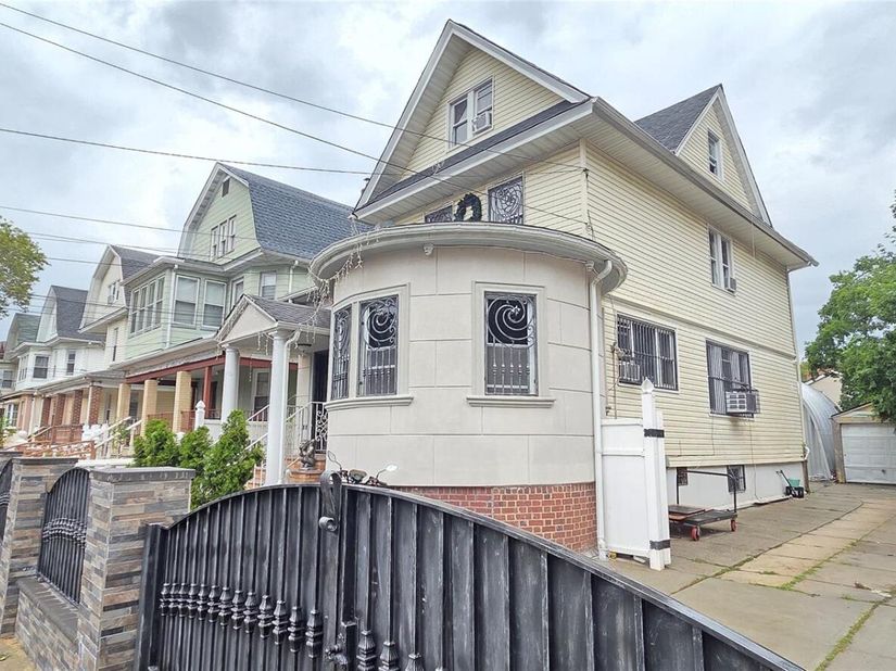 92-11 107th Street, Richmond Hill NY 11418