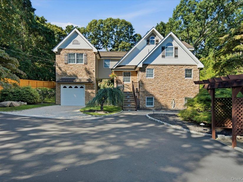 24 Sylvan Lane, Miller Place NY 11764
