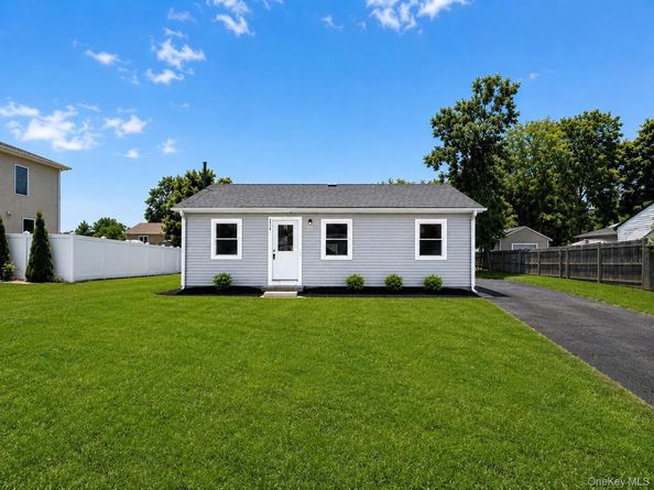 818 Meade Avenue, Bellport NY 11713