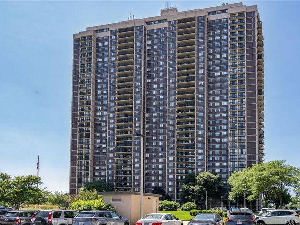 27010 Grand Central Parkway 4H, Floral Park NY 11005